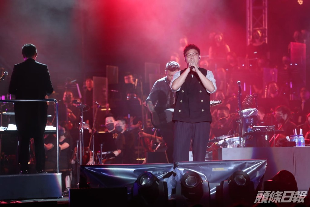 6號在台上一度被誤會以為冇拉褲錬。